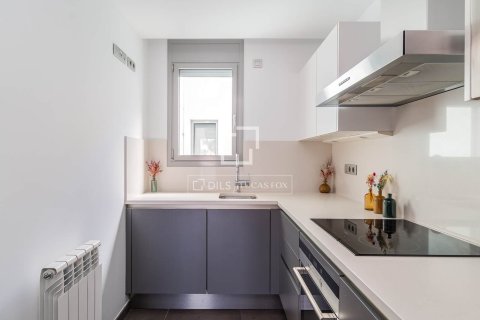 Apartamento de 2 dormitorios en venta en Barcelona, Cataluña, Spain № 6598 - foto 4