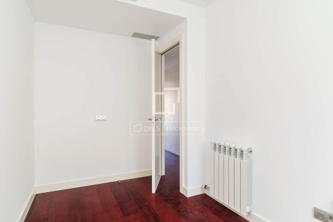 Apartamento de 2 dormitorios en venta en Barcelona, Cataluña, Spain № 6598 - foto 18