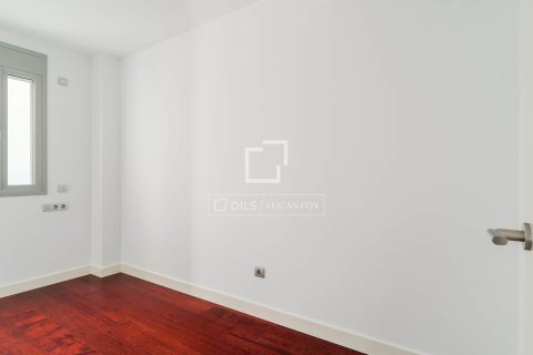 Apartamento de 2 dormitorios en venta en Barcelona, Cataluña, Spain № 6598 - foto 16