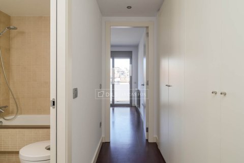 Apartamento de 2 dormitorios en venta en Barcelona, Cataluña, Spain № 6598 - foto 19