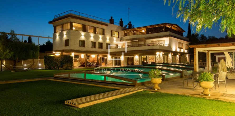 Villa de 8 dormitorios en venta en Sitges, Barcelona, Cataluña, Spain № 6596