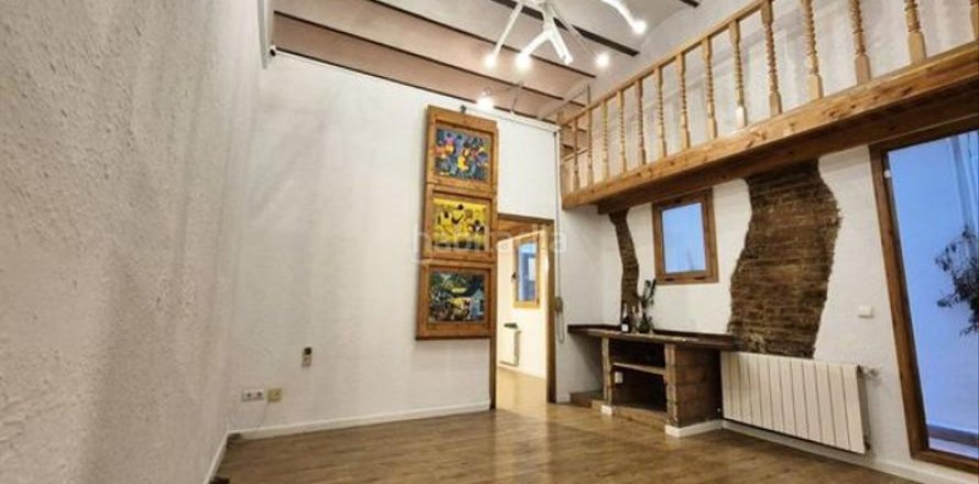 Кафе / ресторан с 5 спальнями в Сантс-Монтжуике, Барселона, Каталония, Испания № 3175