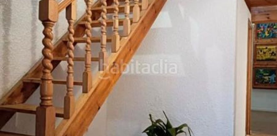 Кафе / ресторан с 5 спальнями в Сантс-Монтжуике, Барселона, Каталония, Испания № 3178