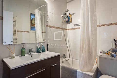 Apartamento de 4 dormitorios en venta en Barcelona, Cataluña, Spain № 4117 - foto 19