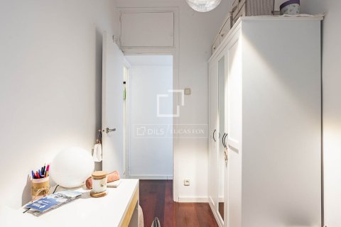 Apartamento de 4 dormitorios en venta en Barcelona, Cataluña, Spain № 4117 - foto 30