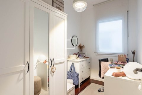 Apartamento de 4 dormitorios en venta en Barcelona, Cataluña, Spain № 4117 - foto 29