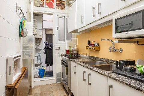 Apartamento de 4 dormitorios en venta en Barcelona, Cataluña, Spain № 4117 - foto 22