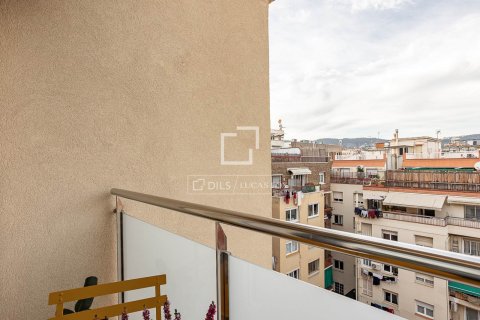 Apartamento de 4 dormitorios en venta en Barcelona, Cataluña, Spain № 4117 - foto 9