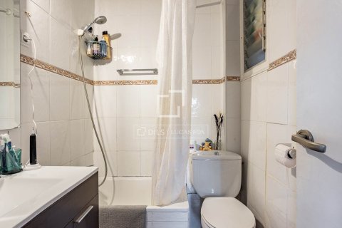 Apartamento de 4 dormitorios en venta en Barcelona, Cataluña, Spain № 4117 - foto 18