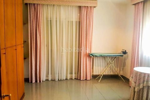 Villa de 8 dormitorios en venta en Lloret de Mar, Gerona, Cataluña, Spain № 2665 - foto 8