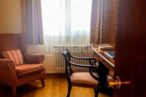 Villa de 8 dormitorios en venta en Lloret de Mar, Gerona, Cataluña, Spain № 2665 - foto 2