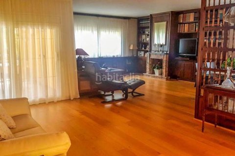 Villa de 8 dormitorios en venta en Lloret de Mar, Gerona, Cataluña, Spain № 2665 - foto 18