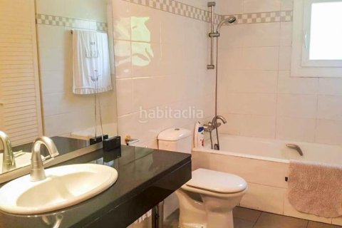 Villa de 8 dormitorios en venta en Lloret de Mar, Gerona, Cataluña, Spain № 2665 - foto 9