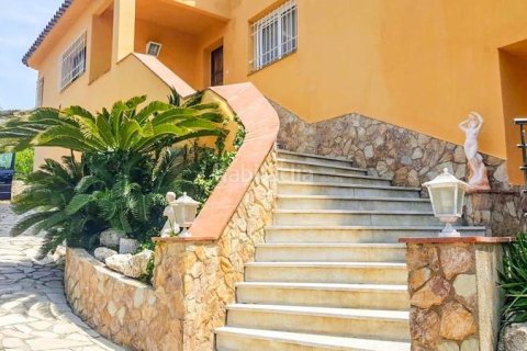 Villa de 8 dormitorios en venta en Lloret de Mar, Gerona, Cataluña, Spain № 2665 - foto 12