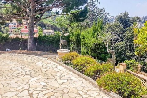 Villa de 8 dormitorios en venta en Lloret de Mar, Gerona, Cataluña, Spain № 2665 - foto 15