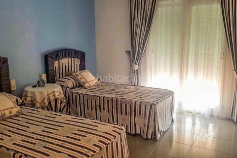 Villa de 8 dormitorios en venta en Lloret de Mar, Gerona, Cataluña, Spain № 2665 - foto 5