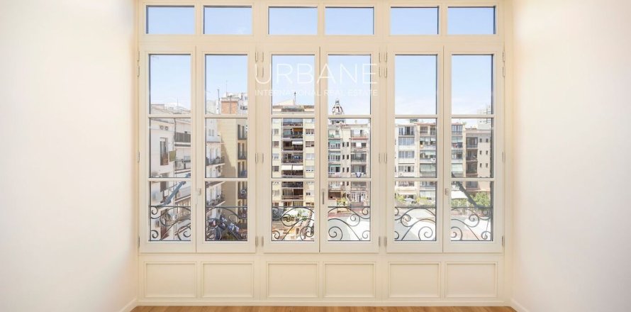 Квартира с 2 спальнями в Эшампле, Барселона, Каталония, Испания № 2661