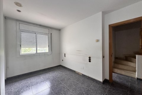 Сasa de 4 dormitorios en venta en Viladecavalls, Barcelona, Cataluña, Spain № 6973 - foto 30