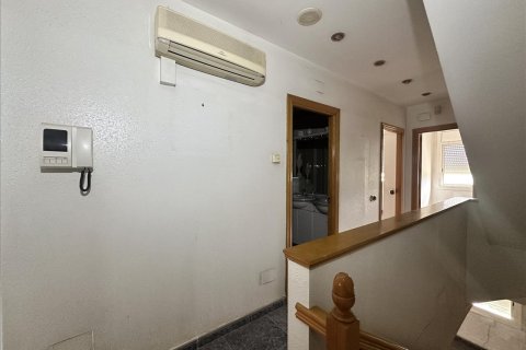 Сasa de 4 dormitorios en venta en Viladecavalls, Barcelona, Cataluña, Spain № 6973 - foto 23
