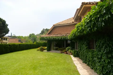 Сasa de 5 dormitorios en venta en Barcelona, Cataluña, Spain № 6977 - foto 21