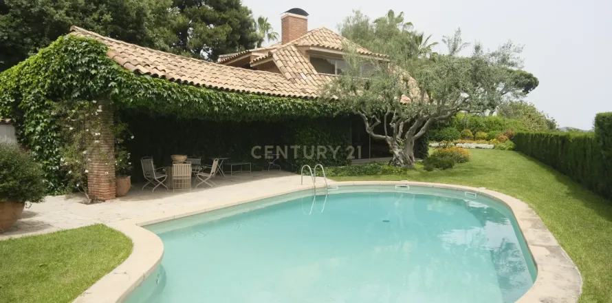 Сasa de 5 dormitorios en venta en Barcelona, Cataluña, Spain № 6977
