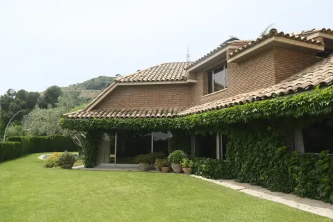 Сasa de 5 dormitorios en venta en Barcelona, Cataluña, Spain № 6977 - foto 4