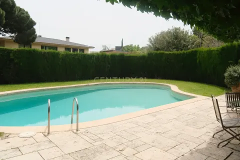 Сasa de 5 dormitorios en venta en Barcelona, Cataluña, Spain № 6977 - foto 26