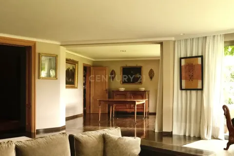 Сasa de 5 dormitorios en venta en Barcelona, Cataluña, Spain № 6977 - foto 9