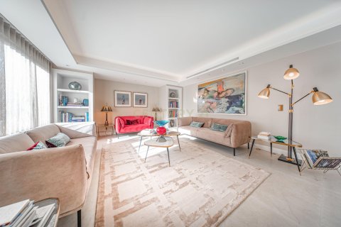 Apartamento de 4 dormitorios en venta en Barcelona, Cataluña, Spain № 6971 - foto 8