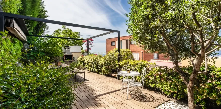 Сasa de 4 dormitorios en venta en Sant Just Desvern, Barcelona, Cataluña, Spain № 6975