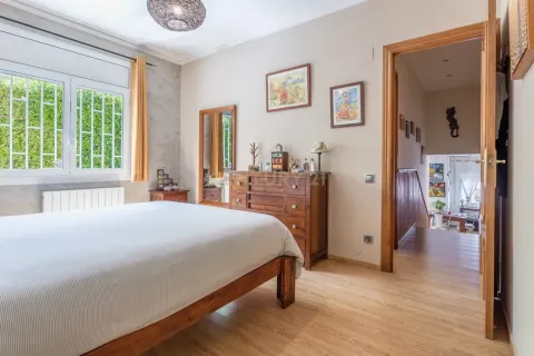 Сasa de 4 dormitorios en venta en Sant Just Desvern, Barcelona, Cataluña, Spain № 6975 - foto 26