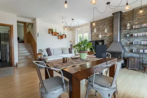 Сasa de 4 dormitorios en venta en Sant Just Desvern, Barcelona, Cataluña, Spain № 6975 - foto 2