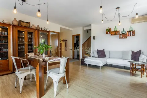 Сasa de 4 dormitorios en venta en Sant Just Desvern, Barcelona, Cataluña, Spain № 6975 - foto 6