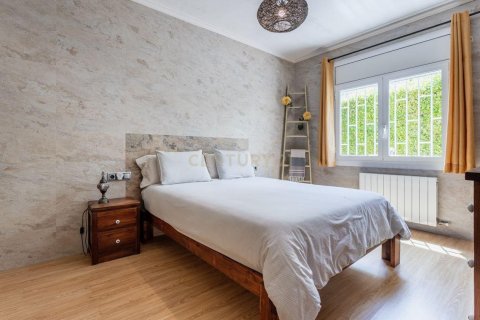Сasa de 4 dormitorios en venta en Sant Just Desvern, Barcelona, Cataluña, Spain № 6975 - foto 24