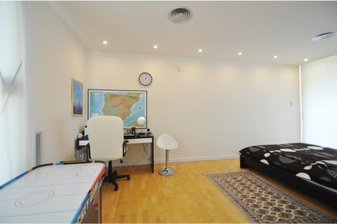 Купить дом в Льорет-де-Мар, Испания с 5 комнат, № 1376 - фото 17