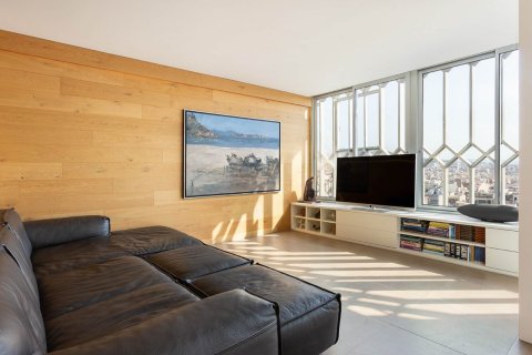 Apartamento de 3 dormitorios en venta en Barcelona, Cataluña, Spain № 1375 - foto 2