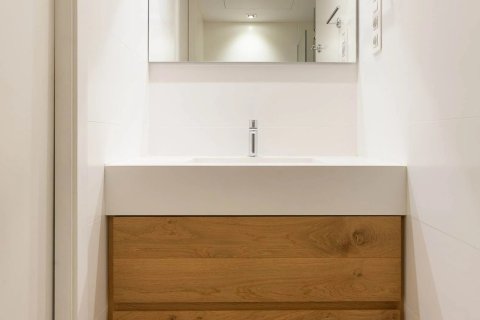 Apartamento de 3 dormitorios en venta en Barcelona, Cataluña, Spain № 1375 - foto 30