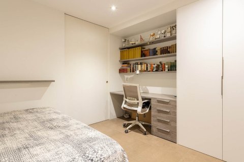 Apartamento de 3 dormitorios en venta en Barcelona, Cataluña, Spain № 1375 - foto 23