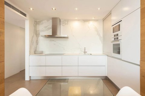 Apartamento de 3 dormitorios en venta en Barcelona, Cataluña, Spain № 1375 - foto 13