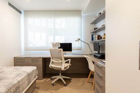 Apartamento de 3 dormitorios en venta en Barcelona, Cataluña, Spain № 1375 - foto 26