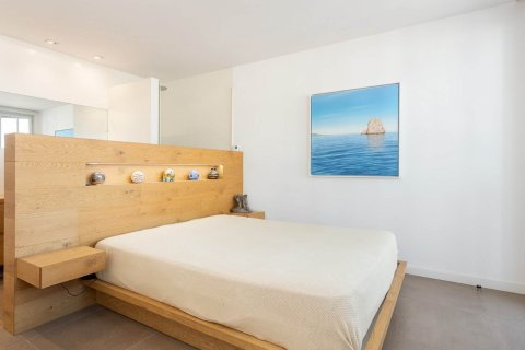 Apartamento de 3 dormitorios en venta en Barcelona, Cataluña, Spain № 1375 - foto 19