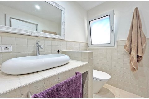 Купить дом в Льорет-де-Мар, Испания с 5 комнат, № 1378 - фото 17