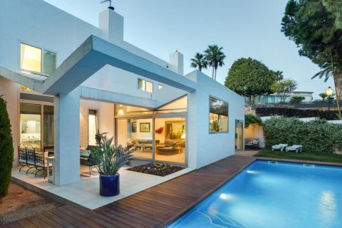 Купить дом в С'Агаро, Испания с 5 комнат, № 1379 - фото 3