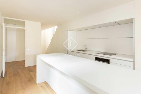 Apartamento de 2 dormitorios en venta en Ciudad Vieja, Barcelona, Cataluña, Spain № 2746 - foto 9