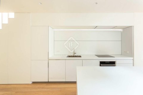 Apartamento de 2 dormitorios en venta en Ciudad Vieja, Barcelona, Cataluña, Spain № 2746 - foto 10