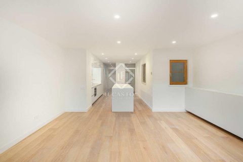 Apartamento de 2 dormitorios en venta en Ciudad Vieja, Barcelona, Cataluña, Spain № 2746 - foto 7