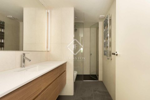 Apartamento de 2 dormitorios en venta en Ciudad Vieja, Barcelona, Cataluña, Spain № 2746 - foto 17