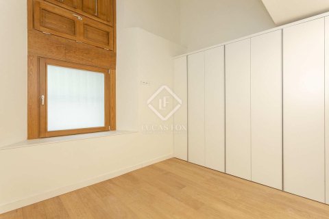 Apartamento de 2 dormitorios en venta en Ciudad Vieja, Barcelona, Cataluña, Spain № 2746 - foto 15
