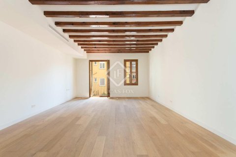 Купить квартиру в Старый город, Барселона, Испания с 3 спальни, 158м², № 2745 - фото 4