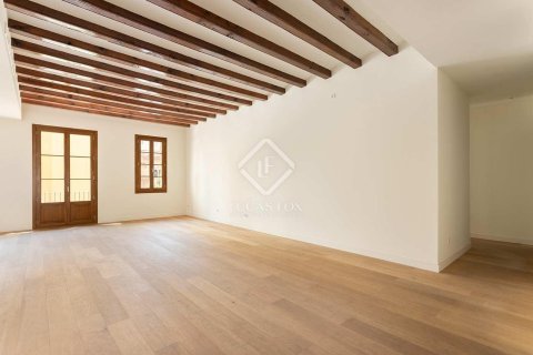 Купить квартиру в Старый город, Барселона, Испания с 3 спальни, 158м², № 2745 - фото 5